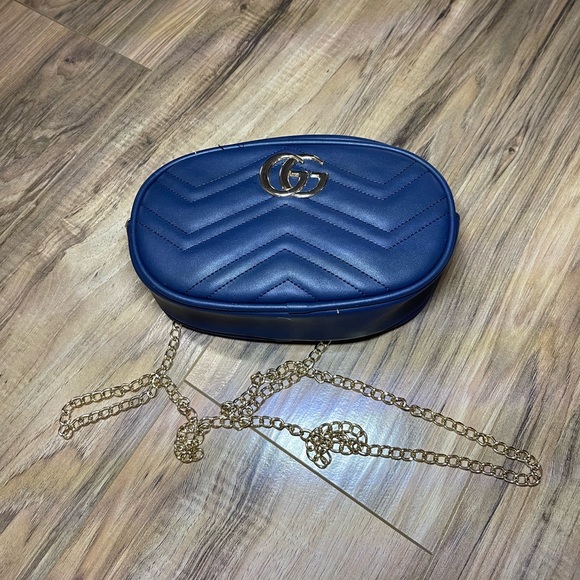 🔥Blue purse camera bag with gold chain🔥 - Picture 6 of 6